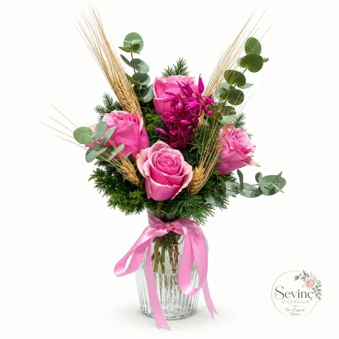 Rose Harvest Cam Vazoda Pembe Güller — Halkalı Sevinç Çiçekçilik